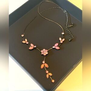 Women’s choker necklace